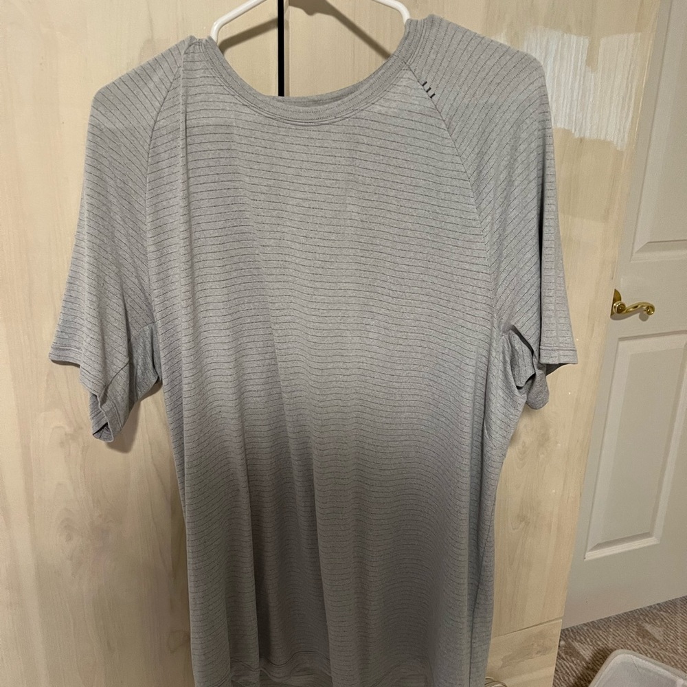 Grey size L lulu lemon T-shirt
